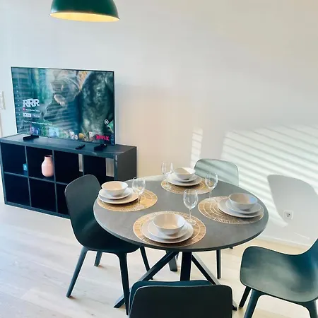 Apartment Beautiful One Bedroom In Center W Terrace & Parking